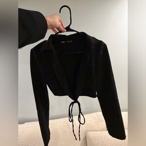 Zara Women’s Black Long Sleeve Cropped Top
